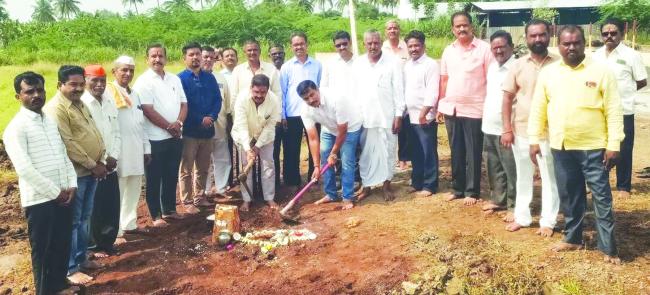  ಸಮುದಾಯ ಭವನ ಕಾಂಪೌಂಡ್ ಗುದ್ದಲಿ ಪೂಜೆ