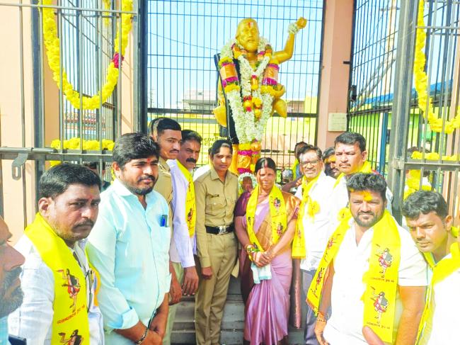  ಬಂಡಿಹಟ್ಟಿಯಲ್ಲಿ ಕನಕದಾಸರ ಜಯಂತಿ ಆಚರಣೆ  