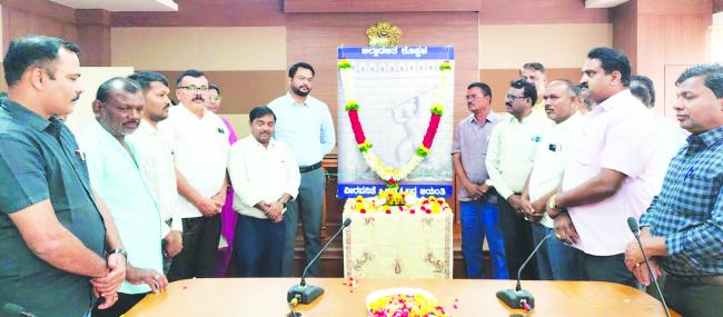 ಒನಕೆ ಓಬವ್ವ ಭಾರತದ ಧೀರ ಮಹಿಳೆಯಾಗಿದ್ದಳು: ಅಪರ ಜಿಲ್ಲಾಧಿಕಾರಿ ಸಿದ್ರಾಮೇಶ್ವರ 