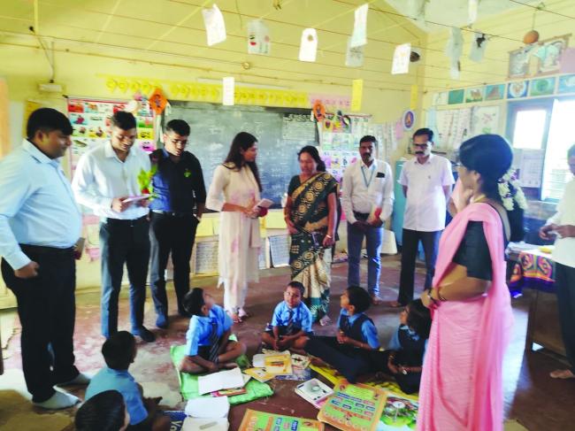 ಶಾಲೆಗೆ ಭೇಟಿ ನೀಡಿದ ಆರು ಐ.ಎ.ಎಸ್‌. ಅಧಿಕಾರಿಗಳು  