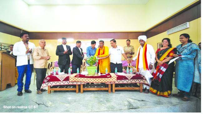 ಹಿರಿಯ ನಾಗರಿಕರೊಂದಿಗೆ ಗೌರವದಿಂದ ನಡೆದುಕೊಳ್ಳಬೇಕು-ಎಸಿ ಶುಭಂ ಶುಕ್ಲಾ 