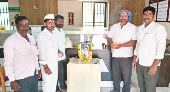 ಒನಕೆ ಓಬವ್ವ ಕನ್ನಡ ನಾಡಿನ ಧೀರ ಮಹಿಳೆಯಾಗಿದ್ದಳು: ರಾಮಣ್ಣ ನೀಲಣ್ಣವರ 