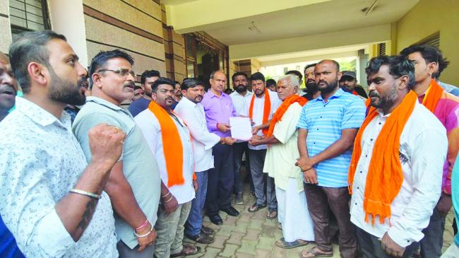 ಶಿರಹಟ್ಟಿ ಪಿಎಸ್‌ಐ ವರ್ಗಾವಣೆಗೆ ಆಗ್ರಹಿಸಿ ಹಿಂದೂ ಸಂಘಟನೆಗಳಿಂದ ಡಿಸಿಗೆ ಮನವಿ 