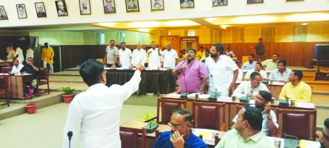 ಸಂಚಾರ ಸಮಸ್ಯೆಗೆ ಶಾಶ್ವತ ಪರಿಹಾರ, ಬೀದಿ ವ್ಯಾಪಾರಿಗಳ ವ್ಯವಸ್ಥೆಗೆ ಪಾಲಿಕೆ ಅಸ್ತು 