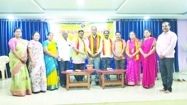 ಬಹುಮುಖ ಪ್ರತಿಭೆಯ ಸಾಹಿತಿ -  ಡಾ. ರಾ ಯ ಧಾರವಾಡಕರ 