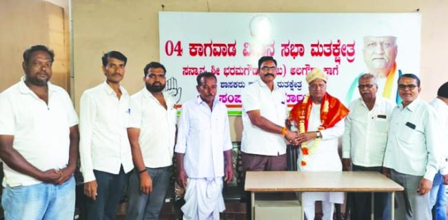 ರಾಜು ಕಾಗೆಗೆ ಸನ್ಮಾನ 