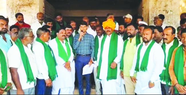 ವಿಜಯಪುರ ಜಿಲ್ಲೆಯ ಸಕ್ಕರೆ ಕಾರ್ಖಾನೆಗಳು ನಿಗದಿತ ಬೆಲೆಗೆ ಒಪ್ಪಿಗೆ ಸೂಚಿಸಲಿ 