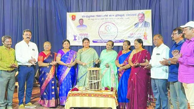 ಜನಪದ ಸಂಗೀತ, ನೃತ್ಯದಲ್ಲಿ ವಿವಿಧತೆಯಲ್ಲಿ ಏಕತೆಯ ಬಿಂಬ : ಸವಿತಾ ಅಮರಶೆಟ್ಟಿ 