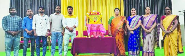 ಒನಕೆ ಓಬವ್ವನ ಸಾಹಸ ಇಂದಿಗೂ ಸ್ಫೂರ್ತಿಯಾಗಿದೆ: ಡಾ. ಶಿರೂರ 