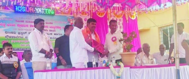 ವಿದ್ಯಾರ್ಥಿಗಳು ಶಾಲೆಗಳಲ್ಲಿ ವೇದಿಕೆ ಬಳಸಿಕೊಂಡು ತಮ್ಮ ಪ್ರತಿಭೆ ಹೊರಹಾಕಿ : ದುಂಡಿಗೌಡ್ರ 