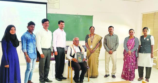  ವ್ಯಾಸ ಮತ್ತು ವಾಲ್ಮೀಕಿಯರ ಸರಿ ಸಮಾನರು ಡಾ. ಎಸ್‌. ಎಲ್‌. ಭೈರ​‍್ಪ  : ಸುಧೀರಸಿಂಹ ಘೋರೆ​‍್ಡ 