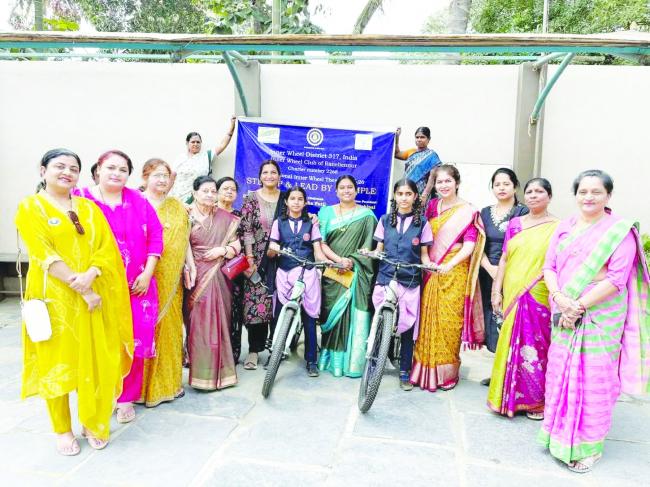 ಬಿ.ಕೆ.ಗುಪ್ತಾ ಪ್ರೌಢಶಾಲೆ ಮಕ್ಕಳಿಗೆ ಇನ್ನರ್ ವ್ಹಿಲ್‌- ಎಂ.ಎಂ. ಪಿ. ಸಂಸ್ಥೆಯಿಂದ ಸೈಕಲ್ ವಿತರಣೆ  