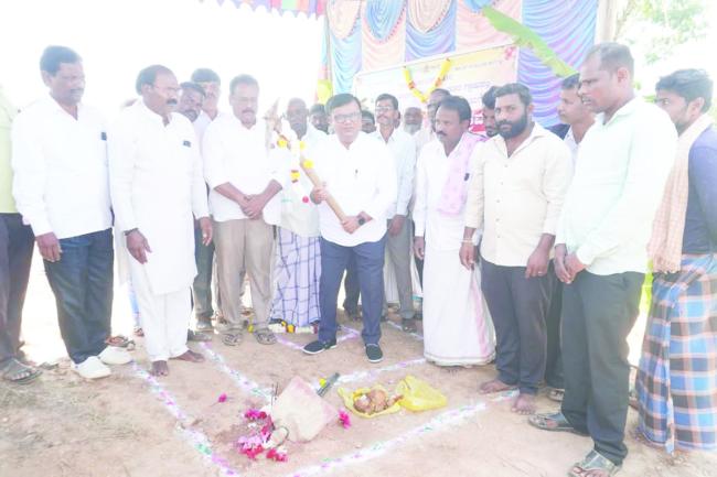   72 ಲಕ್ಷ ವೆಚ್ಚದಲ್ಲಿ ಮನೆ, ಮನೆಗೆ ಗಂಗೆ ಯೋಜನೆ ಕಾಮಗಾರಿಗೆ ಶ್ರೀನಿವಾಸ ಮಾನೆ ಭೂಮಿಪೂಜೆ 