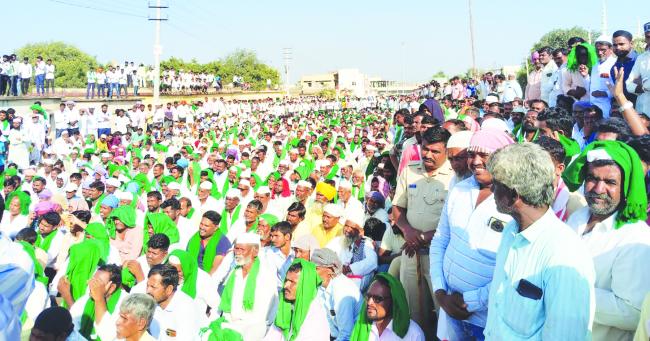  ‘ರೈತರಿಗೆ ಕಬ್ಬಿನ ತೂಕದಲ್ಲಿ ಮೋಸ ಮಾಡಿ ಕಾರ್ಖಾನೆಯವರು ಶ್ರೀಮಂತ’ 