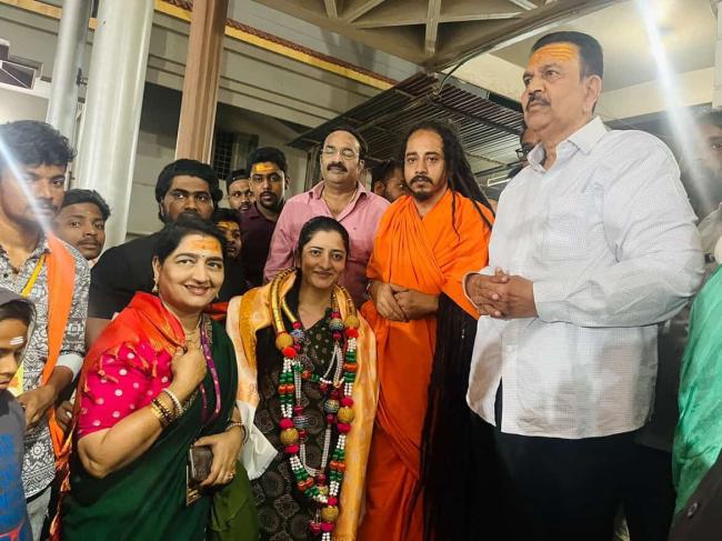 ಲೋಕಲ್ಯಾಣಕ್ಕಾಗಿ ವಿದ್ಯಾರ್ಥಿನಿಯಿಂದ 108 ಪ್ರದಕ್ಷಣೆ  