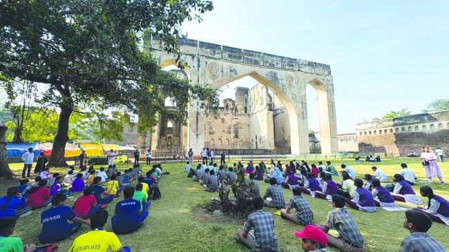 ಮಕ್ಕಳಿಗೆ ಸ್ಥಳದಲ್ಲಿಯೇ ಚಿತ್ರ ಬಿಡಿಸುವ ಸ್ಪರ್ಧೆ 
