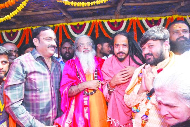 ಕಿರಿಯ ಕುಂಭಮೇಳಕ್ಕೆ  ಸೂಡಿ ಶ್ರೀಗಳು  ಭೇಟಿ  