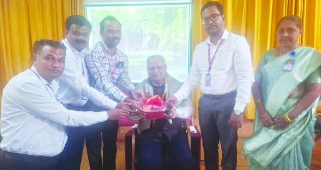 ಅಧ್ಯಾಪನ ವೃತ್ತಿಯು ಮಾನವೀಯ ಸ್ಪರ್ಶದಿಂದ ಕೂಡಿರುತ್ತದೆ - ಡಾ.ವಿಜಯಕುಮಾರ ಕಟಗಿಹಳ್ಳಿಮಠ 