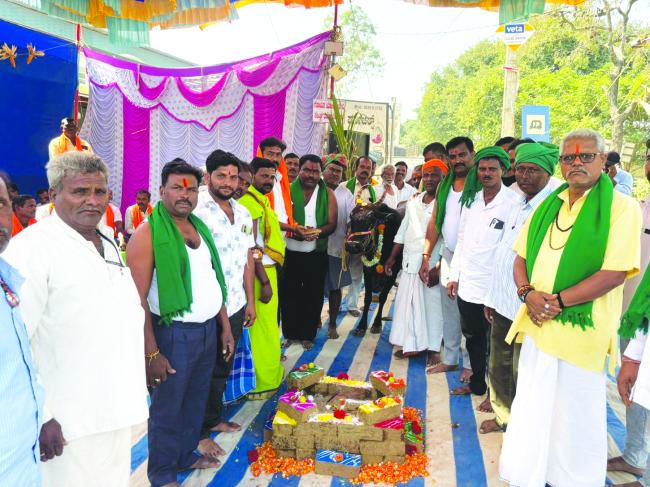 4ನೇ ದಿನದತ್ತ ಮೆಕ್ಕೆಜೋಳ ಬೆಂಬಲ ಬೆಲೆ ರೈತ ಹೋರಾಟ 