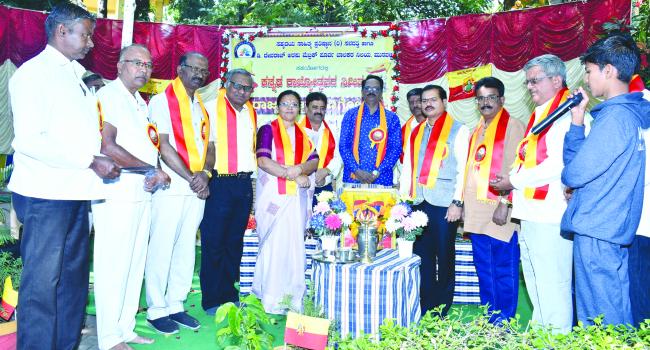 ನೋವುಗಳನ್ನು ಮರೆಸಿ ಹೃದಯ ಅರಳಿಸುವ ಚಿಕಿತ್ಸಕ ಗುಣ ಕಾವ್ಯಕ್ಕಿದೆ 