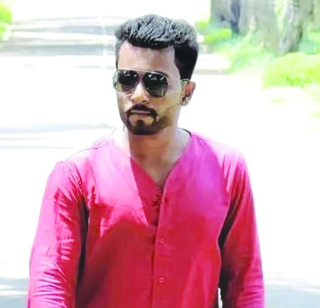 ಬೈಕ್ ಸವಾರನಿಗೆ ಟ್ರ್ಯಾಕ್ಟರ ಡಿಕ್ಕಿ: ಯುವಕ ಸ್ಥಳದಲ್ಲೇ ಸಾವು 