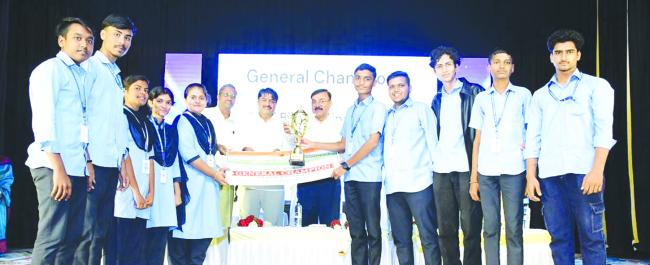 ವಿದ್ಯಾರ್ಥಿಗಳು ಅಭ್ಯಾಸ, ಕ್ರೀಡೆಗಳ ಕಡೆಗೆ ಗಮನವಹಿಸಿ ಸಾಧನೆಗೈಯಲಿ: ಉಡುಪಿಕರ 