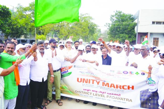 ಭಾರತದ ಐಕ್ಯತೆಗಾಗಿ ಪ್ರತಿಯೊಬ್ಬರೂ ದೇಶಪ್ರೇಮ ಹೊಂದಬೇಕು: ವೈ.ಎಂ.ಸತೀಶ್ 