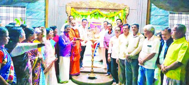 ರಾಣೇಬೆನ್ನೂರು ಆವರಗೊಳ್ಳ ಹಿರೇಮಠ: ಕಾರ್ತಿಕ ದೀಪೋತ್ಸವ 