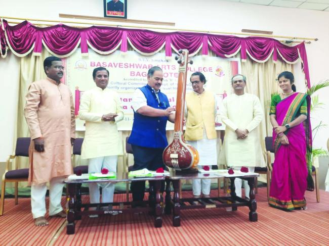 ಸಂಗೀತ ಸ್ಪರ್ಧೆಗಳು ವಿದ್ಯಾರ್ಥಿಗಳು ದಾರಿ ದೀಪವಾಗಲಿ: ಪಂ. ಸಿದ್ದರಾಮಯ್ಯ ಮಠಪತಿ   