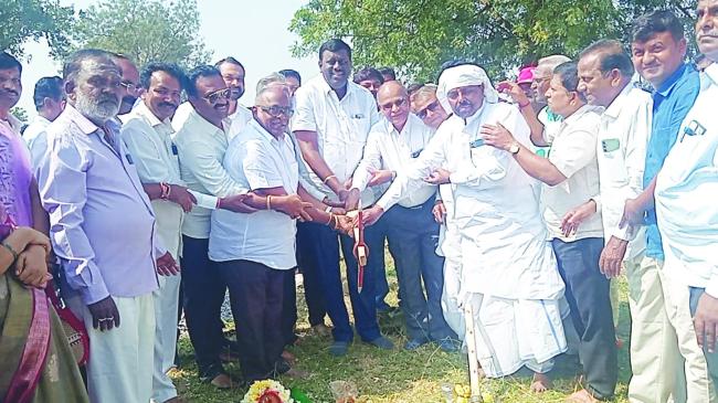 ಸಂಸ್ಕೃತ ಪಾಠಶಾಲೆಗೆ ಶಾಸಕ ಕೆ. ರಾಘವೇಂದ್ರ ಹಿಟ್ನಾಳ್ ಅವರಿಂದ ಭೂಮಿ ಪೂಜೆ 