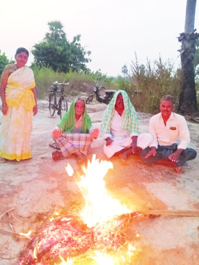 ಚಳಿಗೆ ಜನ ಗಢ ಗಢ : ಮೈಕೊರೆಯುವ ಚಳಿಗೆ ಥಂಡ ಹೊಡೆದ ಗಣಿನಾಡು ಜನ  