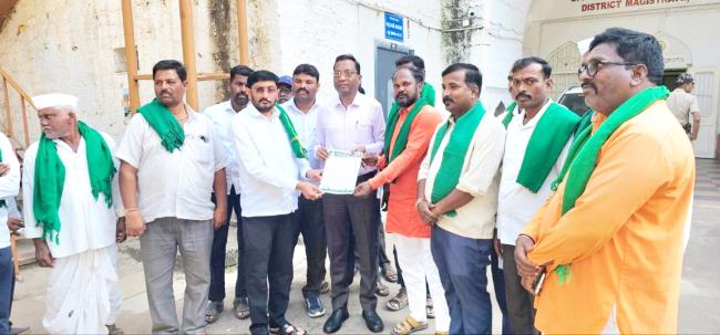 ವಿವಿಧ ಬೇಡಿಕೆಗಳನ್ನು ಈಡೇರಿಸುವಂತೆ ರೈತರ ಆಗ್ರಹ 
