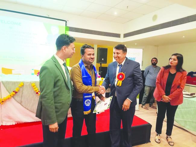 ಡಾ.ಮೊಹ್ಮದ ಕಿಲ್ಲೇದಾರ:  ಅಂತರರಾಷ್ಟ್ರೀಯ ಯಂಗ್ ರಿಚರ್ಸ್‌ ಅವಾರ್ಡ್‌  