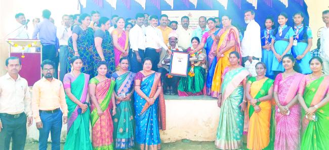 ನಿವೃತ್ತ ಶಿಕ್ಷಕ ದೇವಕ್ಕಿಗೌಡ್ರ ಬೀಳ್ಕೋಡುಗೆ ಸಮಾರಂಭ 