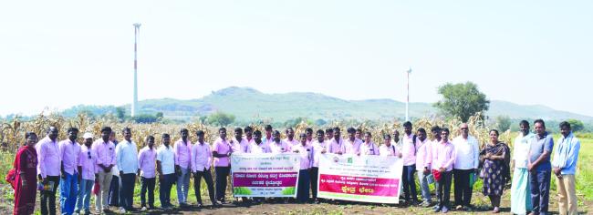 ಈರುಳ್ಳಿ ಹಾಗೂ ಗೋವಿನ ಜೋಳ ಬೆಳೆಯ ಕ್ಷೇತ್ರೋತ್ಸವ 