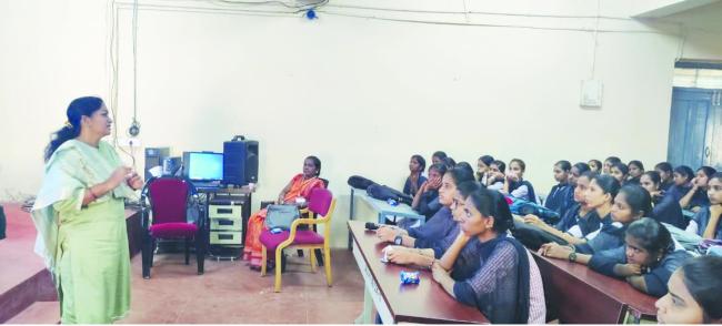 ಮಹಿಳೆಯರ ಆರೋಗ್ಯ ಮತ್ತು ಸಂತಾನೋತ್ಪತ್ತಿ ಸಾಮರ್ಥ್ಯ ಕುರಿತು  ಕಾರ್ಯಕ್ರಮ  