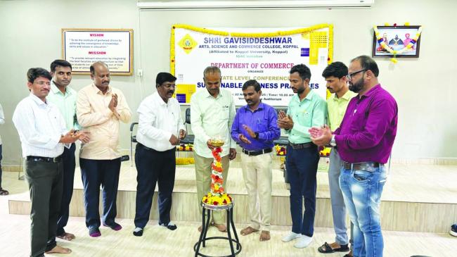 ದೇಶದ ಆರ್ಥಿಕ ಬೆಳವಣಿಗೆಗೆ ಯುವಜನತೆ ವ್ಯಾಪಾರದಲ್ಲಿ ಭಾಗವಹಿಸಬೇಕು: ಎಸ್‌.ವಿ.ಡಾಣಿ 