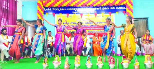 ಕನ್ನಡವನ್ನು ಕಟ್ಟುವ ನಿಟ್ಟಿನಲ್ಲಿ ಯುವ ಮನಸ್ಸುಗಳು ಮಿಡಿಯಬೇಕು : ರವಿ ಕಮಡೊಳ್ಳಿ 