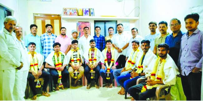 ಭಾರತೀಯ ಸೈನ್ಯದಲ್ಲಿ ಅಗ್ನಿವೀರರಾಗಿ ಆಯ್ಕೆಯಾದ ಯುವಕರಿಗೆ ಸನ್ಮಾನ 