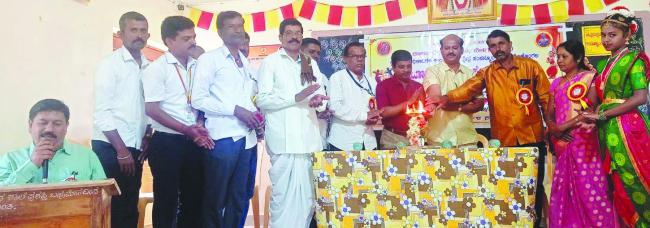 ಪ್ರತಿಭಾ ಕಾರಂಜಿಯು ಸೂಪ್ತ ಪ್ರತಿಭೆಗಳ ಅನಾವರಣ ವೇದಿಕೆ 