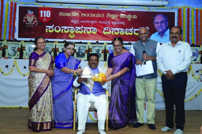 ಡಾ. ಲಿಂಗರಾಜ ಡಿ. ಹೊರಕೇರಿ ಅವರಿಗೆ ಗೌರವ ಸನ್ಮಾನ  