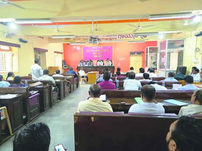 ನಗರ ಮತ್ತು ಗ್ರಾಮೀಣ ಪ್ರದೇಶದಲ್ಲಿ ಬೀದಿ ನಾಯಿಗಳ ಹಾವಳಿ ತಪ್ಪಿಸಲು ಸುರಕ್ಷತಾ ಕ್ರಮ 