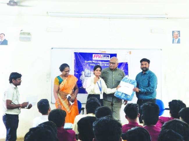 ಪುರುಷರು ಮಹಿಳೆಯರ ಮೇಲೆ ಅಪರಾಧ ಮಾಡದಂತೆ ಸಮಾಜಕ್ಕೆ ಬೋಧಿಸುವುದು