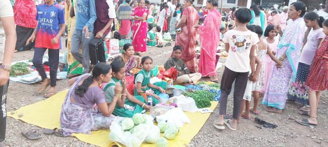 ಶಾಲಾ ಆವರಣದಲ್ಲಿ ಮಕ್ಕಳ ಸಂತೆ ಝುಲಕ್ 