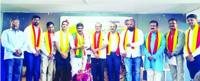 ಯುವ ಕವಿಗಳು ಕವನಗಳ ಜತೆ ಸಮಾಜದ ಕಣ್ಣು ತೆರೆಸಬೇಕು: ಬೋಳನ್ನವರ 