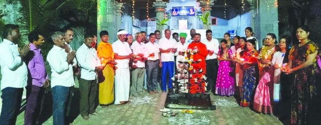 ಮುರುಗಿ ಸ್ವಾಮಿಮಠದಲ್ಲಿ ಜ್ಞಾನದೀಪೋತ್ಸವ ಕಾರ್ಯಕ್ರಮ 
