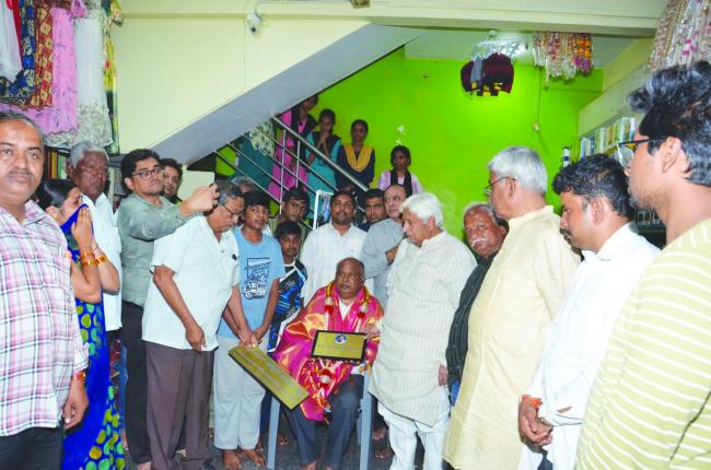 ಮನುಕುಲದ ಮಹಾದಾನಿಗೆ ಸಚಿವರಿಂದಲೇ ಸನ್ಮಾನ: ಸೇವೆ ಮತ್ತು ತ್ಯಾಗದ ಸಂಗಮ 