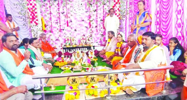 ರೈತರ ಎರಡನೇ ಬೆಳೆಗೆ ನೀರು ಹರಿಸುವಂತೆ ಆಗ್ರಹ 