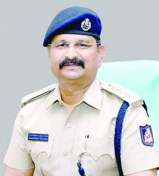 ಡಿವೈಎಸ್‌ಪಿ ಬಸವರಾಜ ಯಲಿಗಾರಗೆ ಡಾಕ್ಟರೇಟ್ ಪದವಿ 