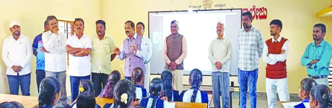 ವಿದ್ಯಾರ್ಥಿಗಳಲ್ಲಿನ ಪ್ರತಿಭೆಯನ್ನು ಗುರುತಿಸಲು ಪ್ರತಿಭಾ ಕಾರಂಜಿ ಸಹಕಾರಿ